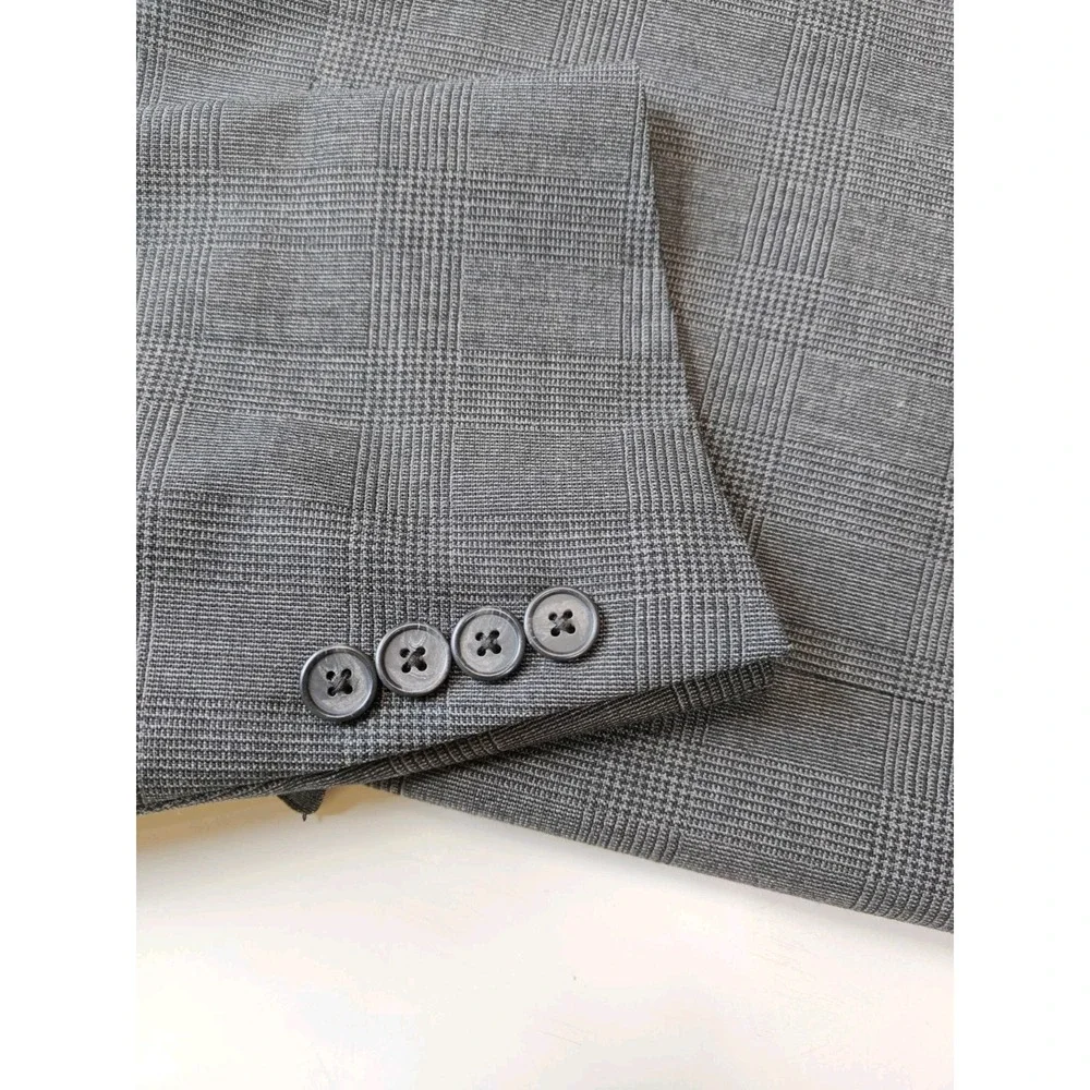Hart Schaffner Marx Mens Wool Sports Coat 41R Gray Plaid Made in USA 2 Button